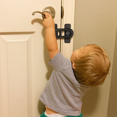 Bloque porte bebe | Sécuridigit - Mon bébé sûr