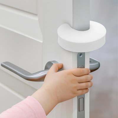 bloque porte pour bébé sur porte 